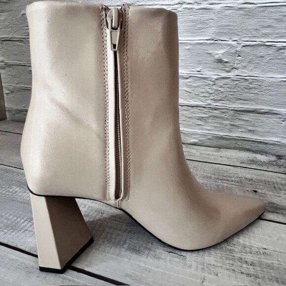 ZARA -Triangular Heeled Ankle Boot - Picture 3 of 10